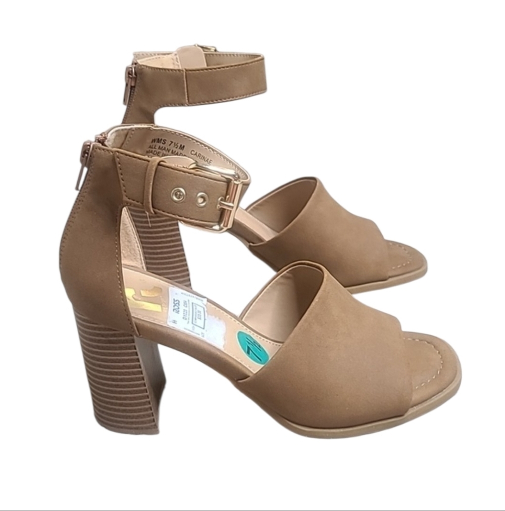 Report Carinae  Open-Toe Ankle Strap Block Heel Sandals